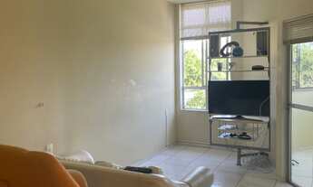 Imagem 2: Apto central em ótima localização, suíte mais 2 quartos, próximo ao Mirante e ao Zoobotâni