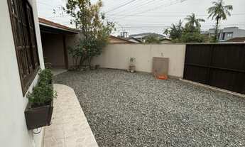 Imagem 4: Geminado de esquina no Guanabara em localização ótima, perto de tudo e com terreno amplo!!