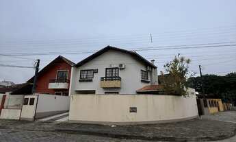 Imagem 2: Geminado de esquina no Guanabara em localização ótima, perto de tudo e com terreno amplo!!