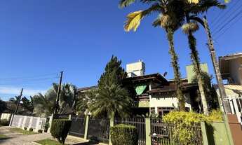 Imagem 4: Sobrado averbado no Santo Antônio, com belíssima área de festas, em rua tranquila e resid