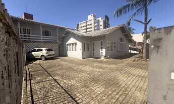 Imagem: Casa com terreno amplo no Bairro América