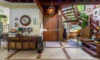 Imagem 5: UM REFÚGIO ÚNICO NO GRAMADO. Casa com clima de campo e arquitetura singular no condomínio