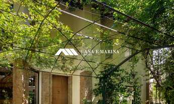 Imagem 3: UM REFÚGIO ÚNICO NO GRAMADO. Casa com clima de campo e arquitetura singular no condomínio