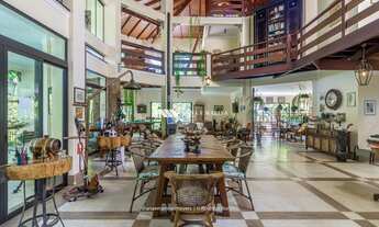 Imagem 6: UM REFÚGIO ÚNICO NO GRAMADO. Casa com clima de campo e arquitetura singular no condomínio