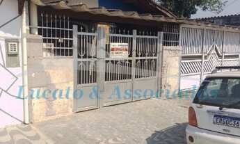 Imagem: Casa Terrea na Ocian, Praia Grande SP, sendo