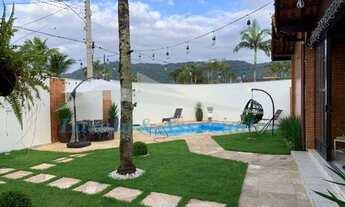 Imagem 2: Imóvel de Alto Padrão: Casa com 3 Quartos, 1 Suíte e 3 Vagas em Praia Grande-SP - Balneari