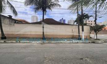 Imagem 4: Casa isolada com piscina e edícula à venda em Praia Grande-SP, no bairro Caiçara. Com 2 qu