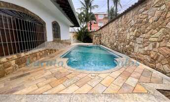 Imagem: Casa isolada com piscina e edícula à venda