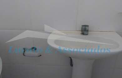 Imagem 5: Aluguel de Sala Comercial na Vila Tupi, Praia Grande-SP! 31m², 1 Banheiro e Excelente Loca