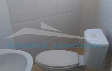 Imagem 7: Aluguel de Sala Comercial na Vila Tupi, Praia Grande-SP! 31m², 1 Banheiro e Excelente Loca