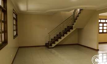 Imagem 3: CASA DUPLEX COM PISCINA E CHURRASQUEIRA NO CENTRO DE MACAPÁ