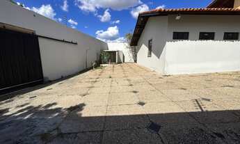 Imagem 7: Casa grande de esquina à venda