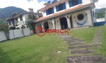 Imagem: Casa à venda com 4 quartos sendo 2 suítes