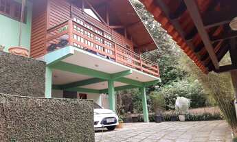 Imagem 2: Casa à venda com 5 quartos sendo 1 suíte, 141 m² em Albuquerque - Teresópolis/RJ