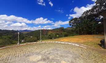 Imagem: Terreno com 400 m² com platô em condomínio