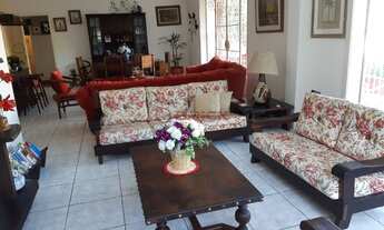 Imagem 3: Casa triplex com 9 quartos sendo 4 suítes no Comary - Teresópolis/RJ