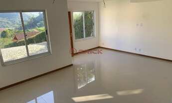 Imagem 7: Casa com 4 quartos sendo 1 suíte em condomínio em Vargem Grande - Teresópolis/RJ