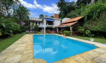 Imagem: Casa com 5 quartos sendo 3 suítes em condomínio