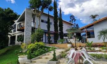 Imagem 2: Casa de alto padrão com 4 quartos sendo 2 suítes no Golfe - Teresópolis/RJ