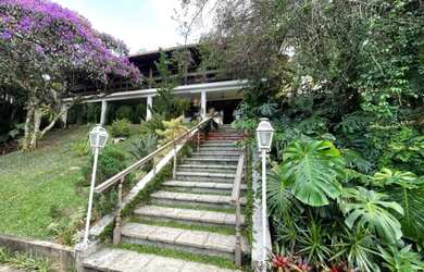 Imagem 3: Casa com 5 quartos sendo 3 suítes em condomínio no Parque do Imbuí - Teresópolis/RJ