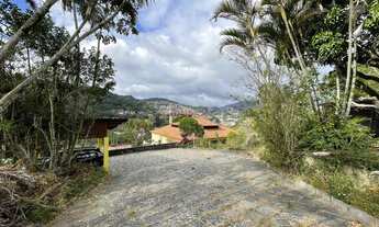 Imagem 2: Casa com 5 quartos sendo 3 suítes, 400 m² no Golf - Teresópolis/RJ