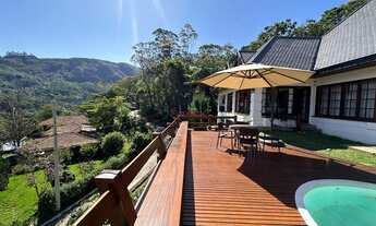 Imagem 1: Casa com 4 quartos sendo 2 suítes em condomínio no Parque do Imbuí - Teresópolis/RJ