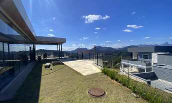 Imagem: Terreno em aclive com 364 m² em condomínio