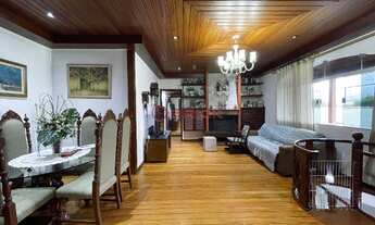 Imagem 1: Casa com 5 quartos sendo 4 suítes no Alto, Teresópolis/RJ