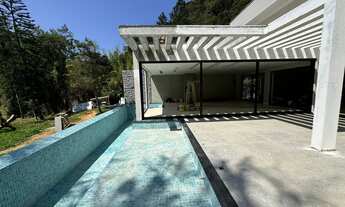 Imagem 2: Casa com 5 suítes, sendo 1 master, 500 m² no Comary - Teresópolis/RJ