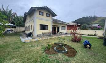 Imagem: Casa à venda com 4 quartos sendo 1 suíte