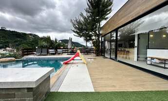 Imagem 4: Casa para venda com 4 suítes, 350 m² em Agriões - Teresópolis/RJ