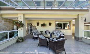 Imagem 2: Casa com 4 suítes em condomínio no Panorama - Teresópolis/RJ