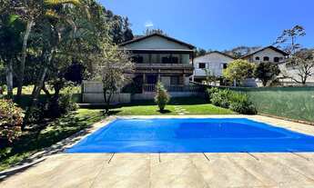 Imagem: Casa à venda com 4 quartos sendo 1 suíte