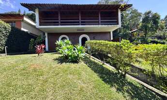 Imagem 1: Casa à venda com 4 quartos sendo 2 suítes + dependência no Parque do Ingá - Teresópolis/RJ