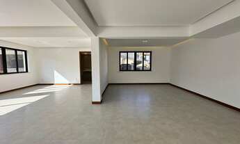 Imagem 4: Casa à venda com 4 quartos sendo 3 suítes, 400 m² no Comary - Teresópolis/RJ