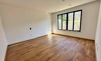 Imagem 5: Casa à venda com 4 quartos sendo 3 suítes, 400 m² no Comary - Teresópolis/RJ