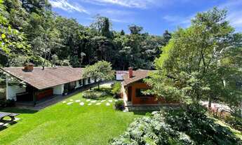 Imagem: Casa à venda com 5 quartos sendo 4 suítes