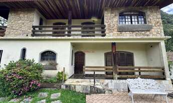 Imagem: Casa à venda com 3 quartos sendo 2 suítes