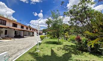 Imagem: Casa geminada em condomínio à venda com