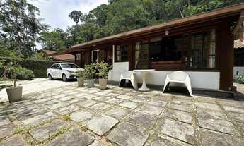 Imagem: Casa à venda com 3 quartos sendo 2 suítes