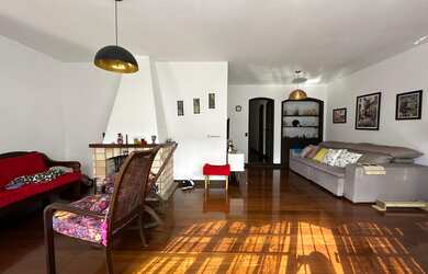 Imagem 4: Casa linear à venda com 3 quartos sendo 1 suíte + edícula, 1.000 m² de terreno em Ermitage