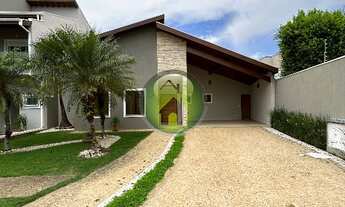 Imagem 2: Maravilhosa Residência Térrea com 4 Suítes e Escritório no Condomínio Villa Suíça - R$ 2.5