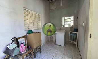 Imagem 7: Versátil Casa Térrea na Via Furlan com 3 Quartos - Ideal para Moradia, Comércio ou Escritó