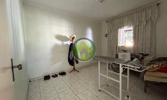 Imagem 5: Versátil Casa Térrea na Via Furlan com 3 Quartos - Ideal para Moradia, Comércio ou Escritó