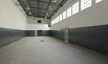 Imagem 2: Galpão com 404m² para Locação em Indaiatuba-SP, no Bairro Distrito Industrial João Narezzi