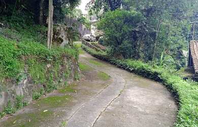 Imagem 4: Casa de Pedra em Embu das Artes/SP: Venda ou Aluguel - Um Refúgio de Conto de Fadas!