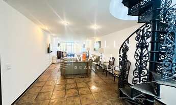 Imagem 3: Leblon, Cobertura Duplex para reforma, quadra da praia do Posto 12 com vista para o morro