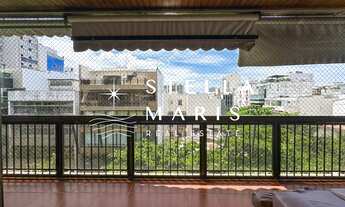 Imagem 3: Leblon, Oportunidade Única - Espetacular Apartamento com Varandão e Potencial de Reforma