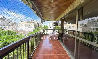 Imagem 1: Leblon, Oportunidade Única - Espetacular Apartamento com Varandão e Potencial de Reforma