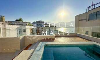 Imagem 2: Cobertura Triplex totalmente reformada, com piscina, churrasqueira e linda vista da Lagoa